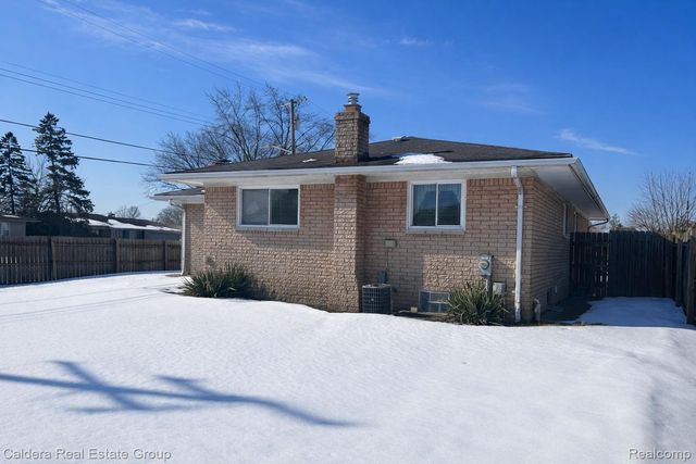 32600 Haggerty Drive, Roseville, MI 48066