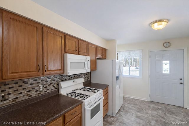 32600 Haggerty Drive, Roseville, MI 48066