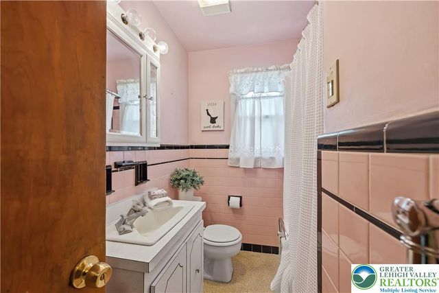 6596 North Main Street, Upper Saucon Twp, PA 18036