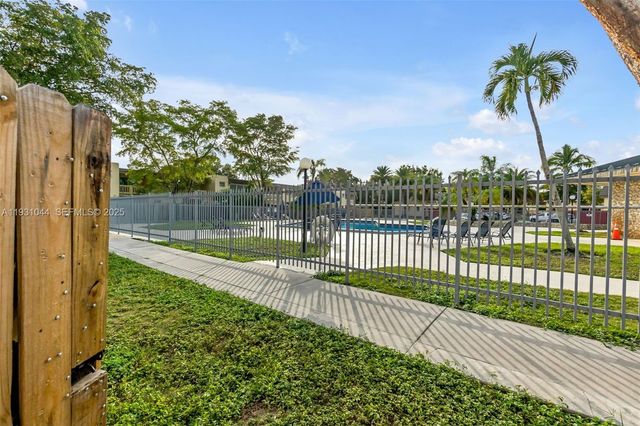 8443 SW 137th Ave 8443, Miami, FL 33183