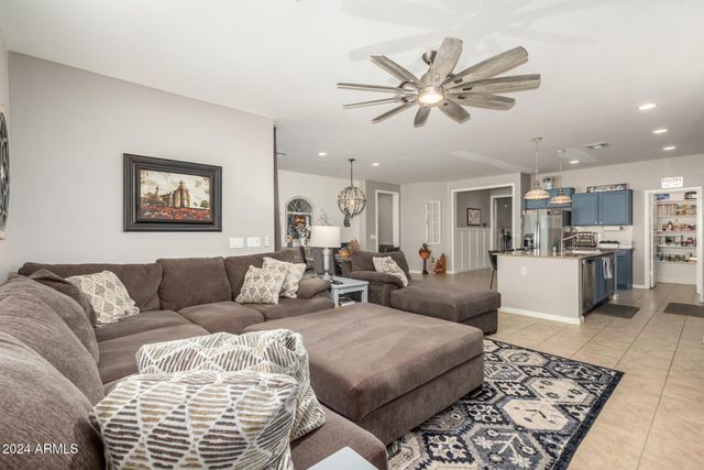 550 W Tallula Trail, San Tan Valley, AZ 85140