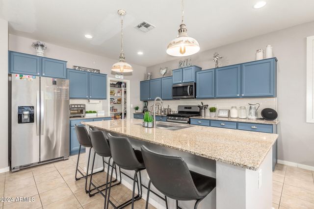 550 W Tallula Trail, San Tan Valley, AZ 85140