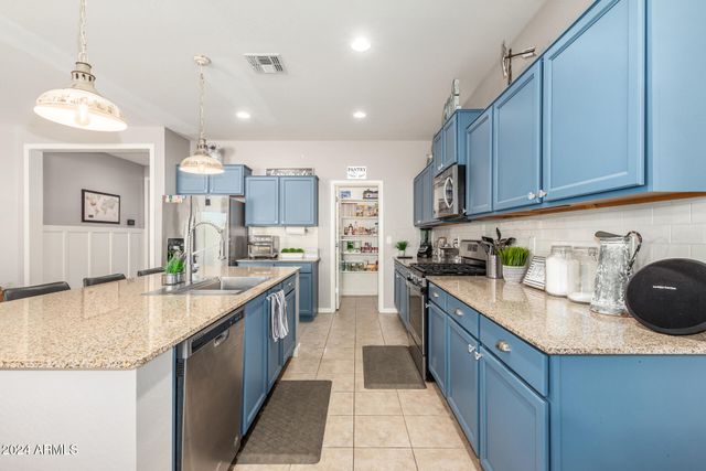 550 W Tallula Trail, San Tan Valley, AZ 85140