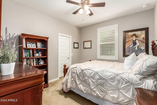 550 W Tallula Trail, San Tan Valley, AZ 85140