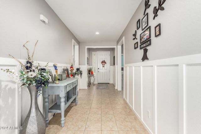550 W Tallula Trail, San Tan Valley, AZ 85140