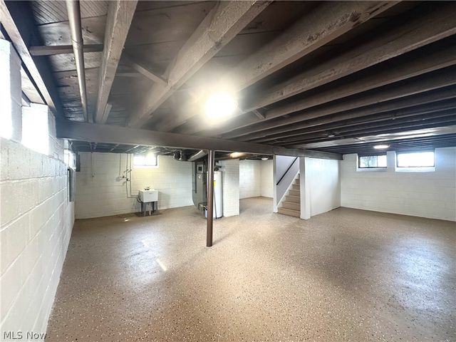 6332 State Road, Parma, OH 44134