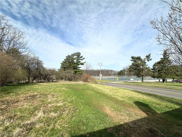 6332 State Road, Parma, OH 44134