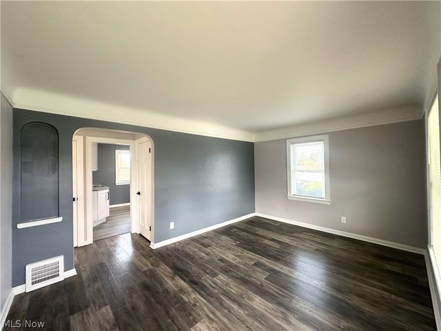 6332 State Road, Parma, OH 44134