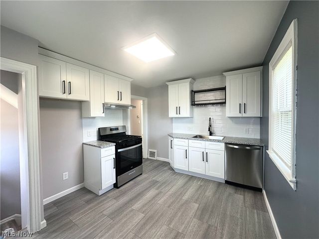 6332 State Road, Parma, OH 44134