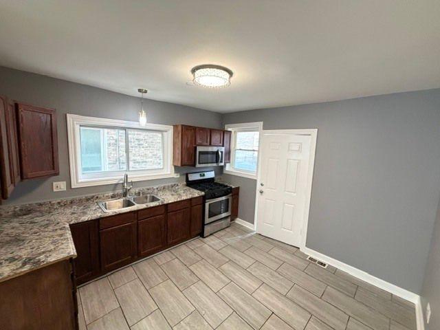 8048 S Vernon Avenue, Chicago, IL 60619