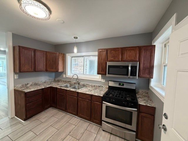8048 S Vernon Avenue, Chicago, IL 60619
