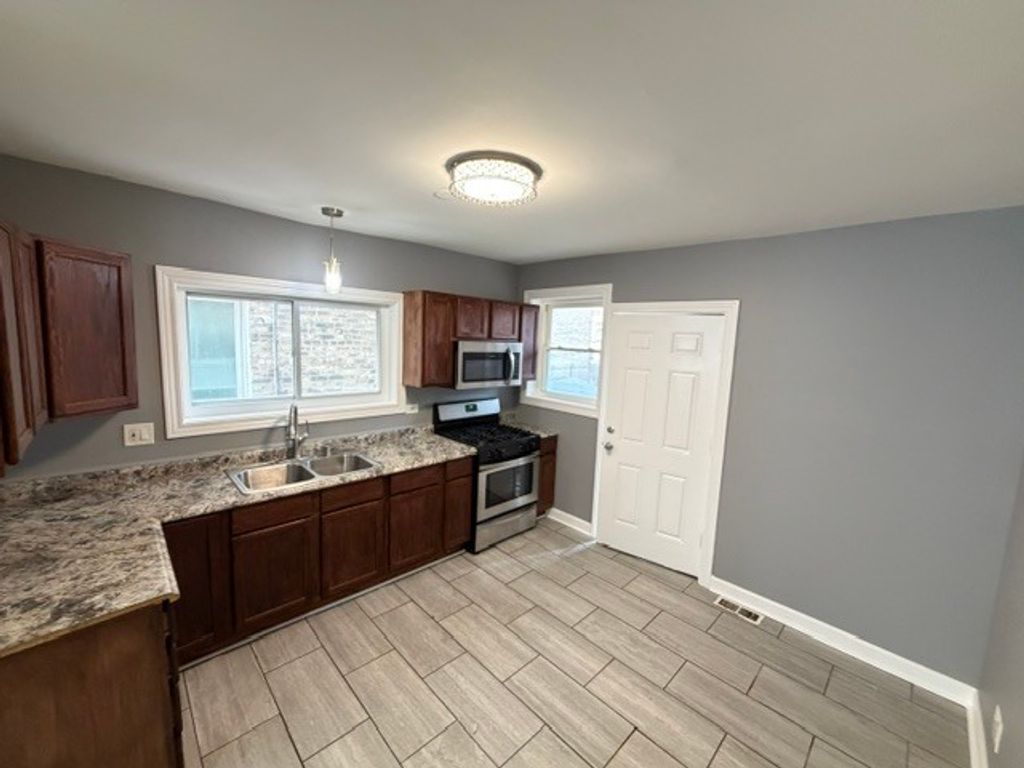 8048 S Vernon Avenue, Chicago, IL 60619 — photo 4