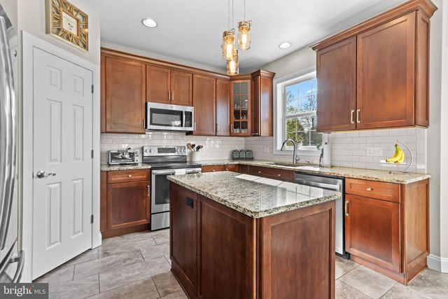 113 ASHVIEW CT, Nazareth, PA 18064