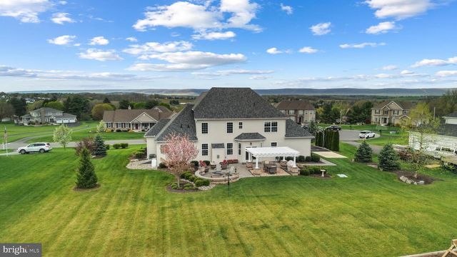 113 ASHVIEW CT, Nazareth, PA 18064