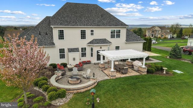 113 ASHVIEW CT, Nazareth, PA 18064