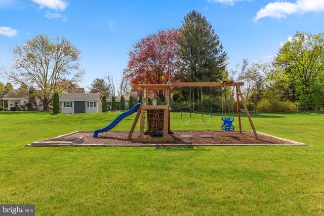 113 ASHVIEW CT, Nazareth, PA 18064