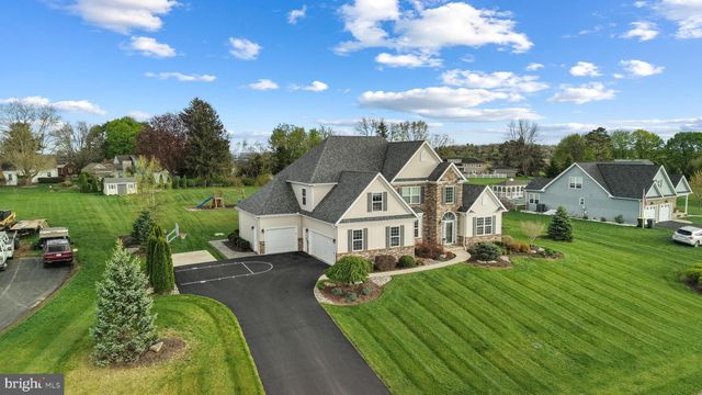 113 ASHVIEW CT, Nazareth, PA 18064