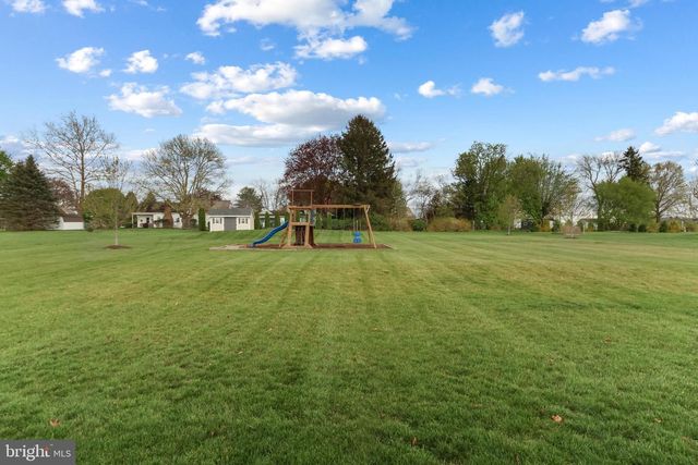 113 ASHVIEW CT, Nazareth, PA 18064