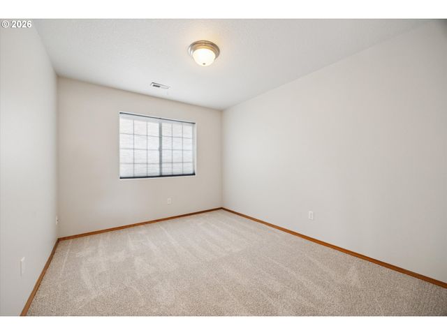 162 ALLI Ct, Gladstone, OR 97027