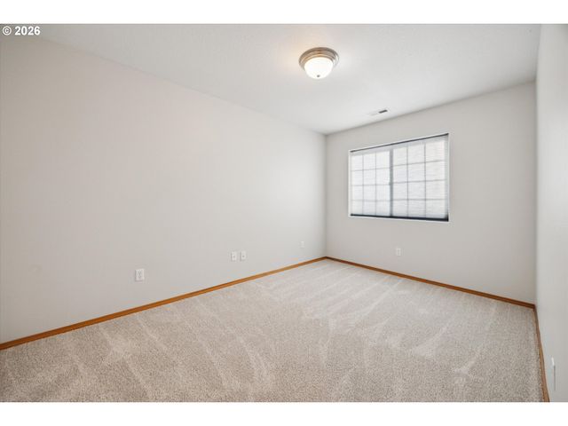 162 ALLI Ct, Gladstone, OR 97027