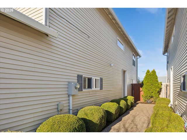 162 ALLI Ct, Gladstone, OR 97027