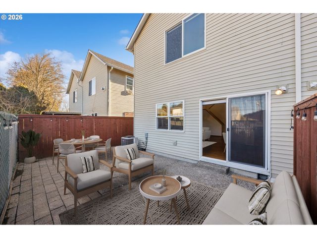 162 ALLI Ct, Gladstone, OR 97027