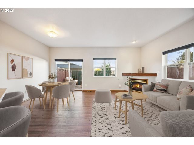 162 ALLI Ct, Gladstone, OR 97027