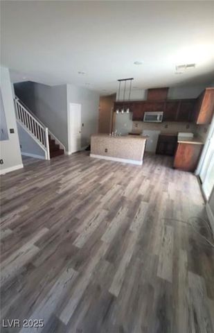 7349 Dolphine Crest Avenue, Las Vegas, NV 89129