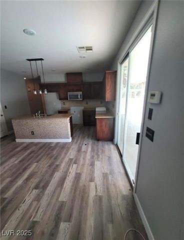 7349 Dolphine Crest Avenue, Las Vegas, NV 89129