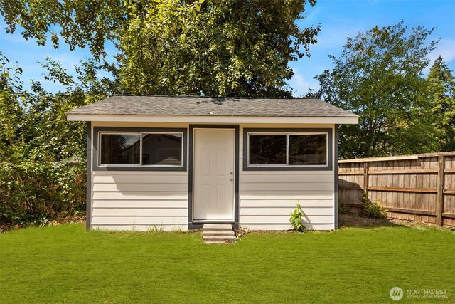 12113 SE 319th Pl, Auburn, WA 98092