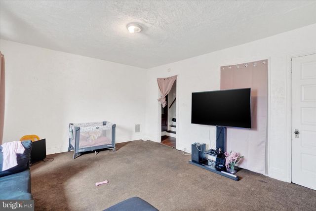 719 W LOCUST ST, York, PA 17401