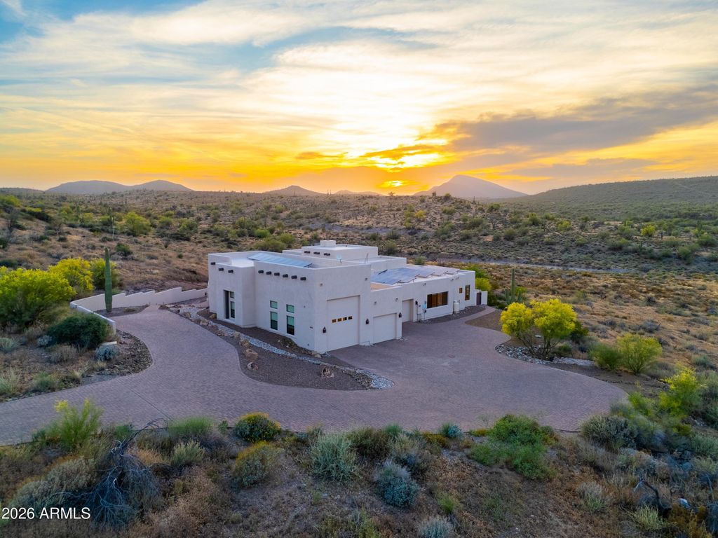 Image 1 of property listing at 4898 E Rockaway Hills Drive, Cave Creek, AZ 85331