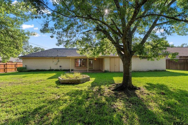 1608 Debbie Street, Sulphur Springs, TX 75482