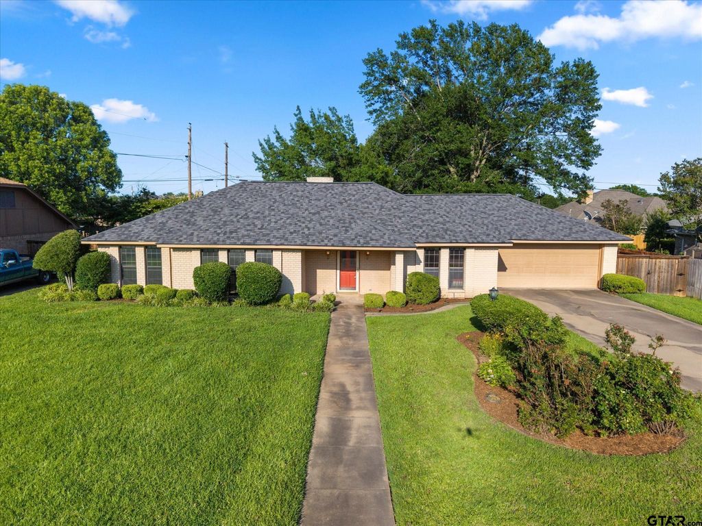 1608 Debbie Street, Sulphur Springs, TX 75482