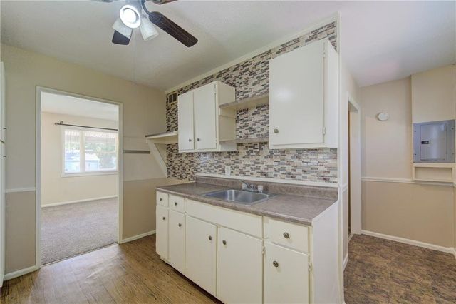 2312 Englewood Court, Independence, MO 64052