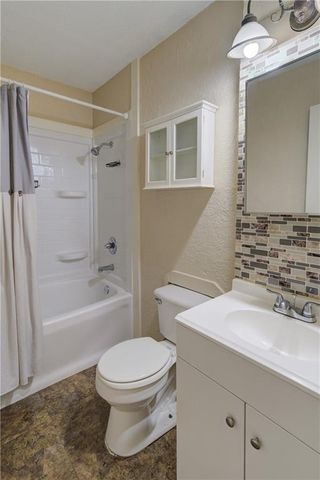 2312 Englewood Court, Independence, MO 64052
