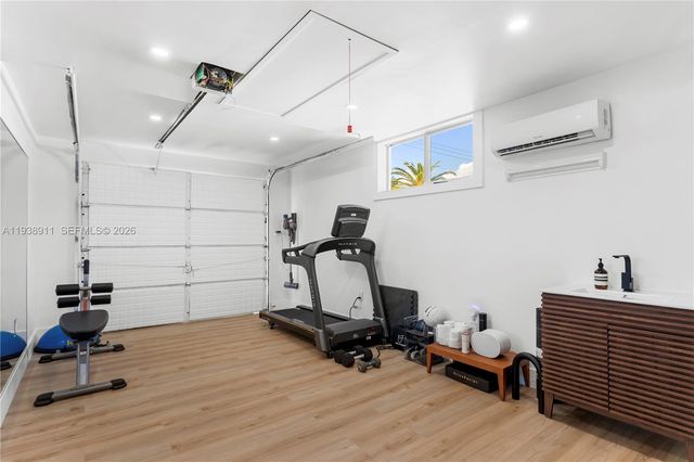 7825 SW 72nd Ave, Miami, FL 33143