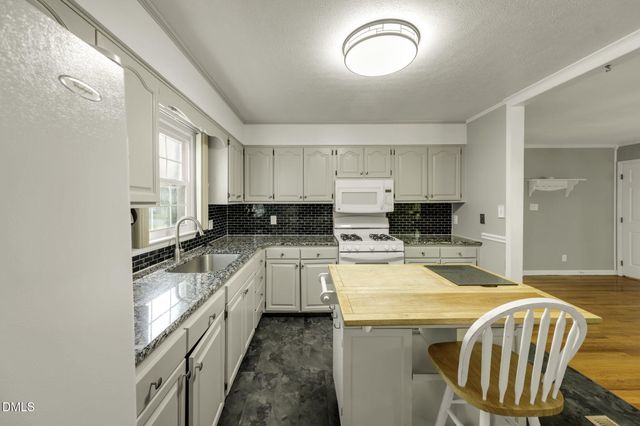 5064 Chesapeake Road, Fayetteville, NC 28311