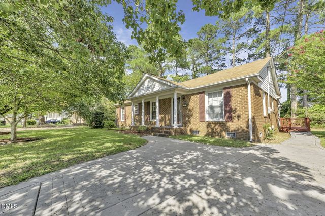 5064 Chesapeake Road, Fayetteville, NC 28311