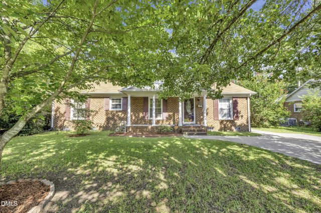 5064 Chesapeake Road, Fayetteville, NC 28311