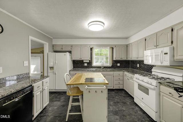 5064 Chesapeake Road, Fayetteville, NC 28311