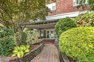 250 W Merrick Road 2L, Freeport, NY 11520