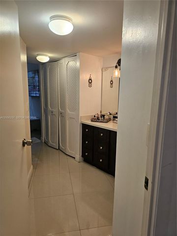20400 W Country Club Drive 315, Aventura, FL 33180