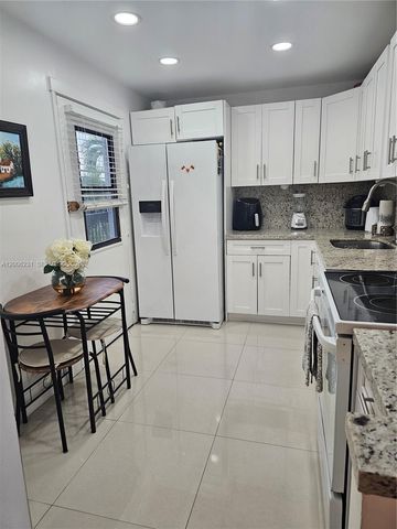20400 W Country Club Drive 315, Aventura, FL 33180