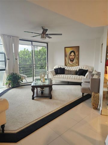20400 W Country Club Drive 315, Aventura, FL 33180