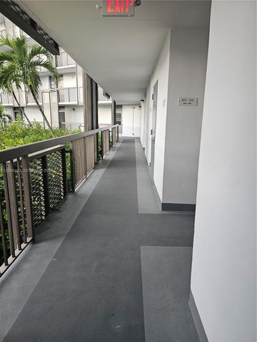 20400 W Country Club Drive 315, Aventura, FL 33180