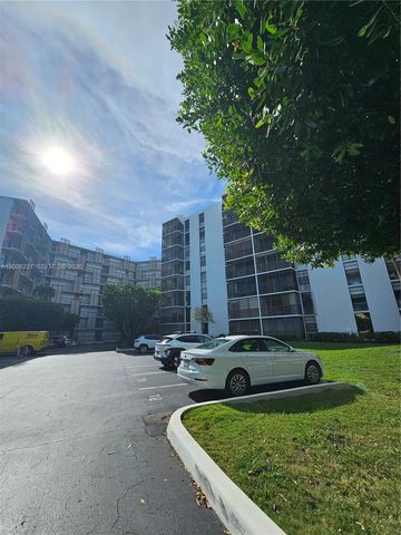 20400 W Country Club Drive 315, Aventura, FL 33180