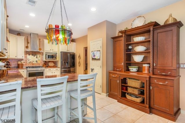 5 Kingston Ct, Jefferson Twp., NJ 07438