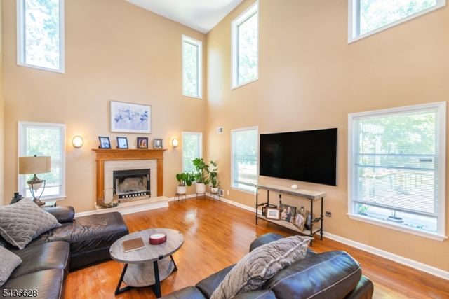 5 Kingston Ct, Jefferson Twp., NJ 07438