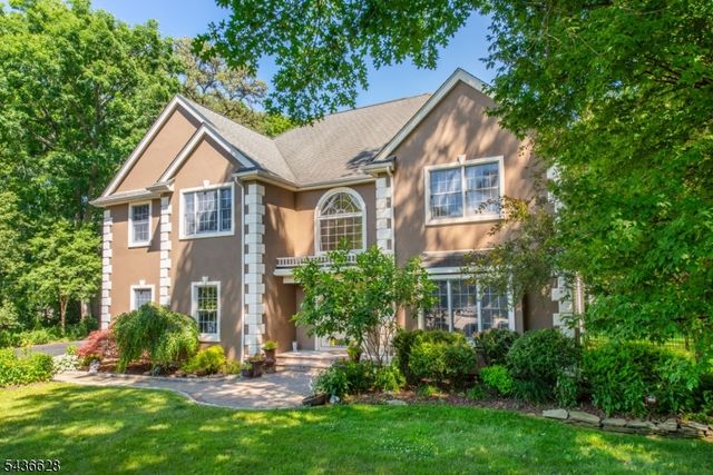 5 Kingston Ct, Jefferson Twp., NJ 07438